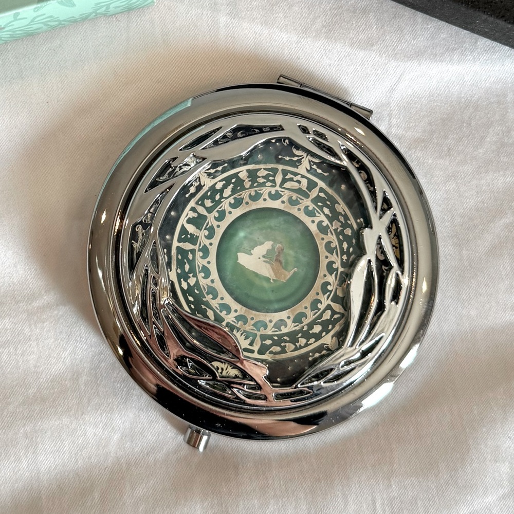 ⭐️AUTHENTIC Disney xSephora Collaboration Compact Mirror